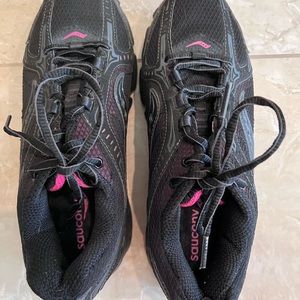 SAUCONY Excursion TR6 Athletic Shoes, Size 9, Black & Pink Discount Ship